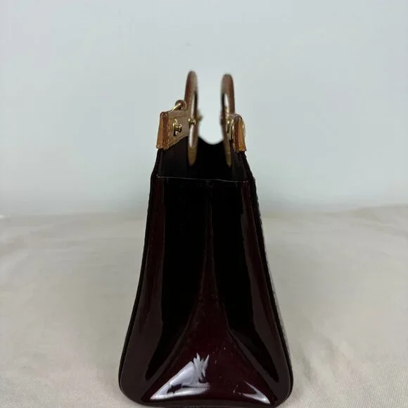 Louis Vuitton Amarante Monogram Vernis Roxbury Drive Bag - Picture 4 of 12